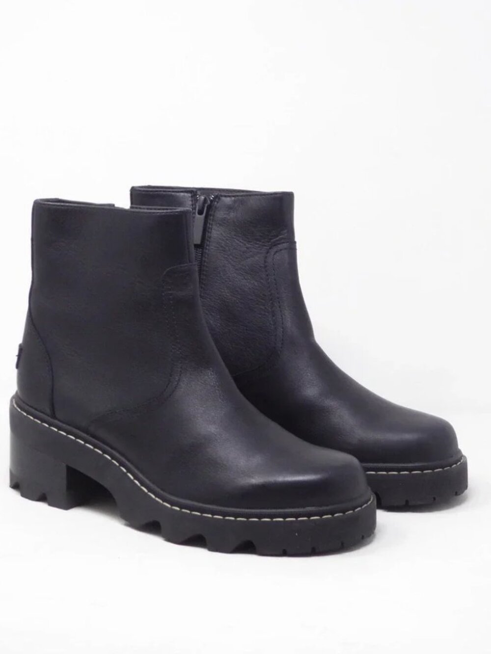 SOREL Women's Joan Now Black Leather Zip Bootie. 9.5